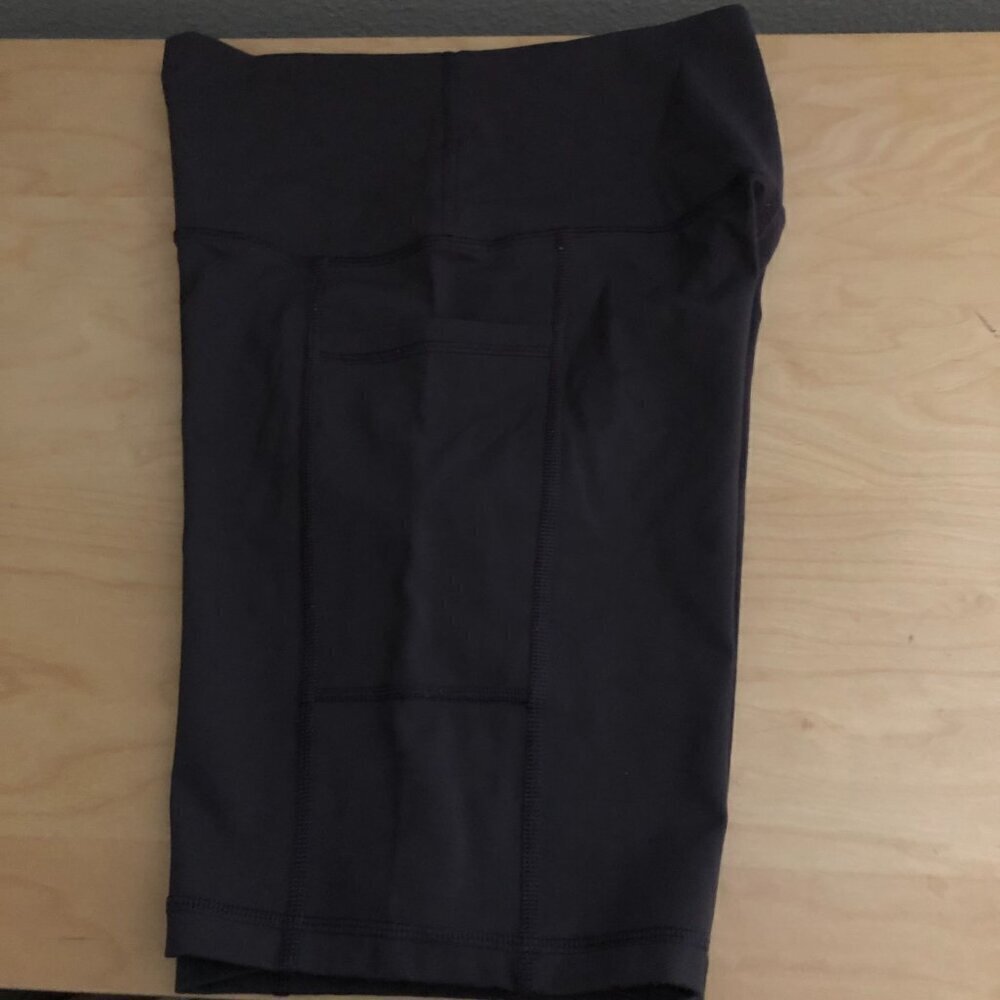 Aerie Offline Goals Charcoal Gray Biker Pocket Shorts Women's size M 7.5 Inseam